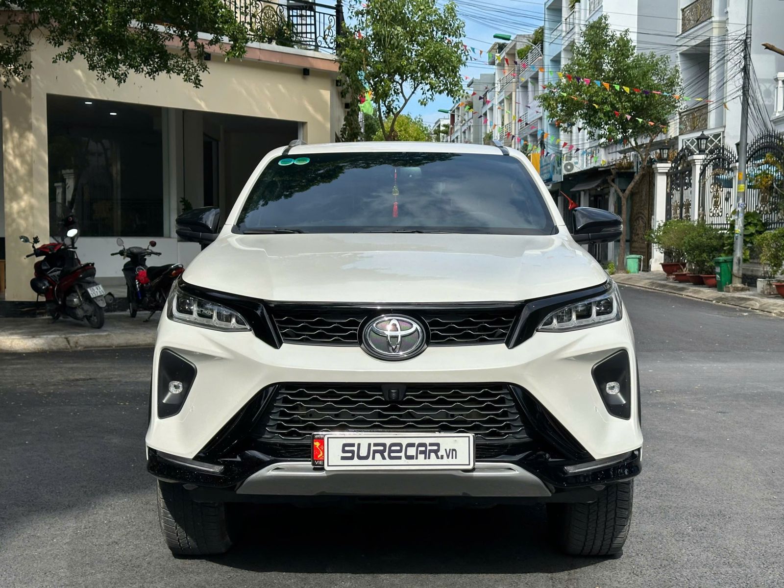 TOYOTA FORTUNER LEGENDER 2.4AT Diesel (4x2) (ĐANG BÁN)