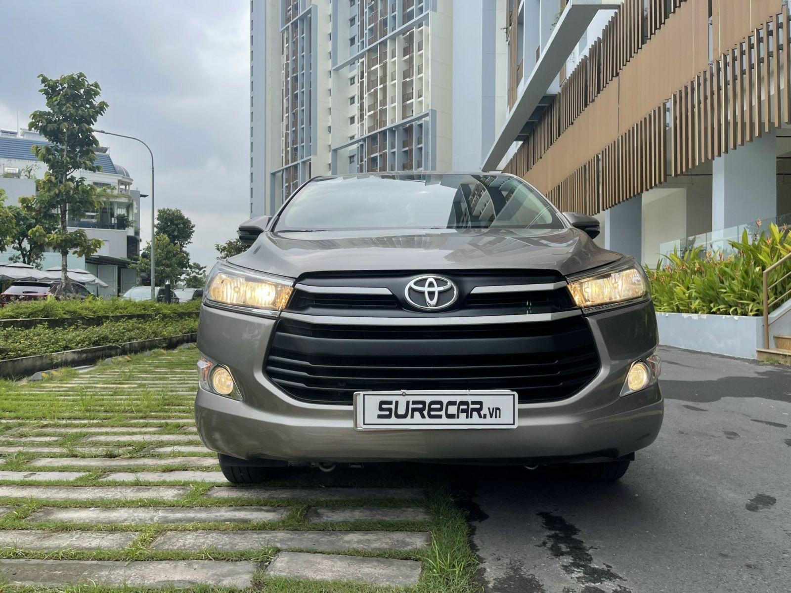 TOYOTA INNOVA E 2019 ĐỒNG ÁNH KIM - ĐÃ BÁN